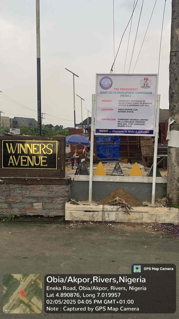 NDDC project signboard, Winners Avenue solar street light